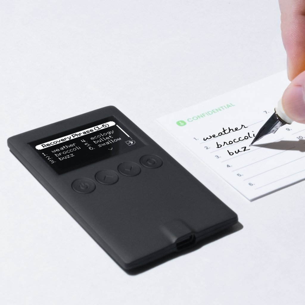 OneKey hides 「Hardcore Security」 behind a simple and intuitive experience.

What you see:
✅ Minimalist interface
✅ One-click Dapp connection
✅ Instant launch, no crashes

What you don’t see:
🔐 Cold signing isolation, side-channel attack protection, verifiable builds…

We