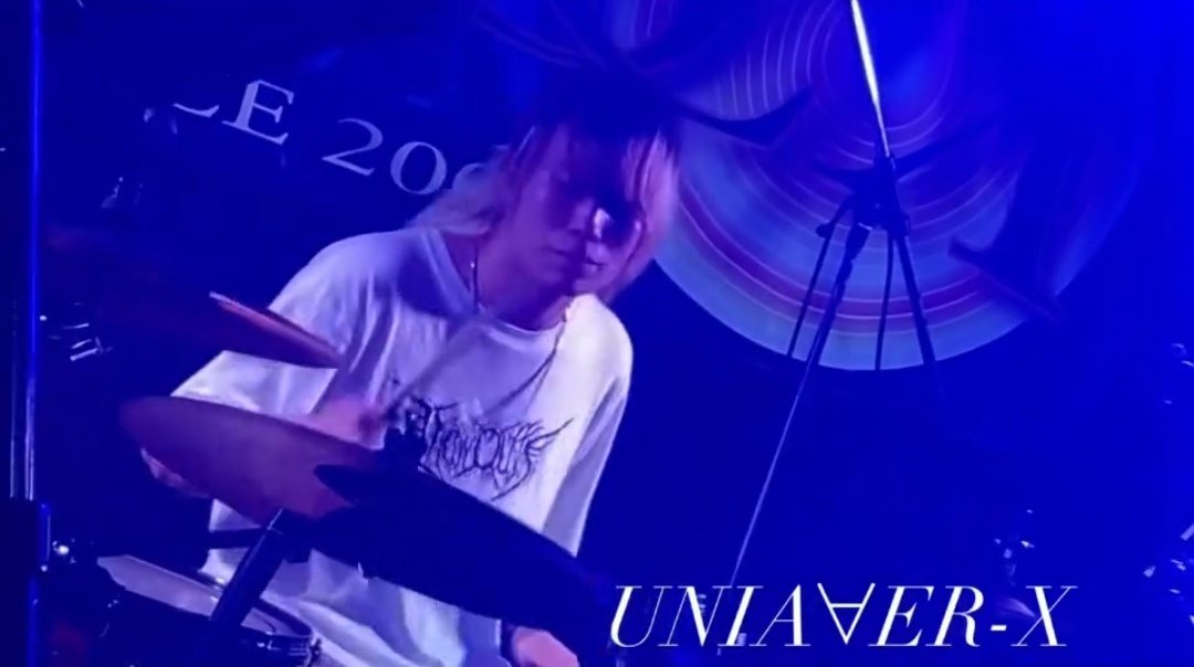 今回は千葉発スリーピースメロコアバンドの"La Bonus Flickr"からNaoto(<a href="/naotodrummer/">Naoto</a>)くんにサポートドラムで入ってもらいました！

超上手いプレイングで群馬初遠征のUNIA∀ER-Xメンバーを支えてくれたことに感謝！
