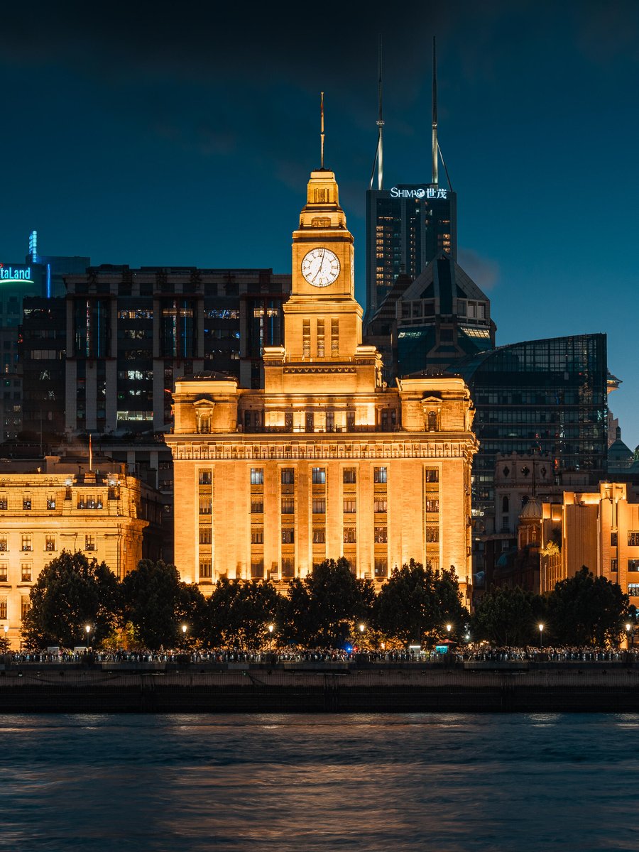 meetinshanghai's tweet image. #tourguide 🌃✨ Ready to discover Shanghai’s nighttime charm on foot? Join this dreamy nightwalk designed to showcase the city’s best after-dark sights:
🌅 Sunset Corridor, Museum Of Art Pudong →🚤 The North Bund International Passenger Center Pier →🏛️ The Grand Halls, North