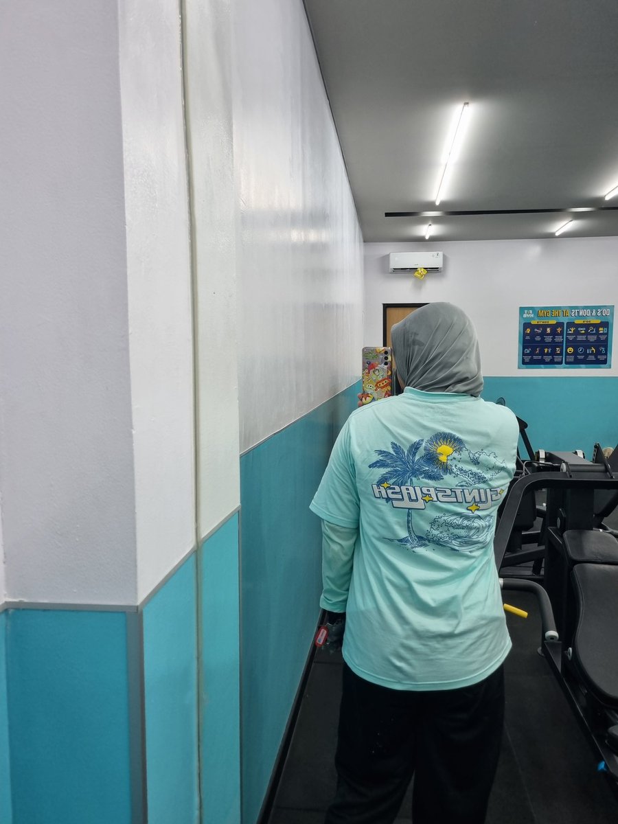 salmaa_maharani's tweet photo. Aku udah pake tshirt dari @LynearID buat gym. 

Masa kalian ga mau samaan sama @SE_LynJKT48 siii 😆🥰🥰

Tshirt nya ukuran oversized aku  pakai ukuran M, kalian bisa pesan tshirt, jersey, baseball cap, keychain di https://t.co/HElw7mlO7X  sampai tanggal 3 Juli 2025 https://t.co/R5BvVZSsKg