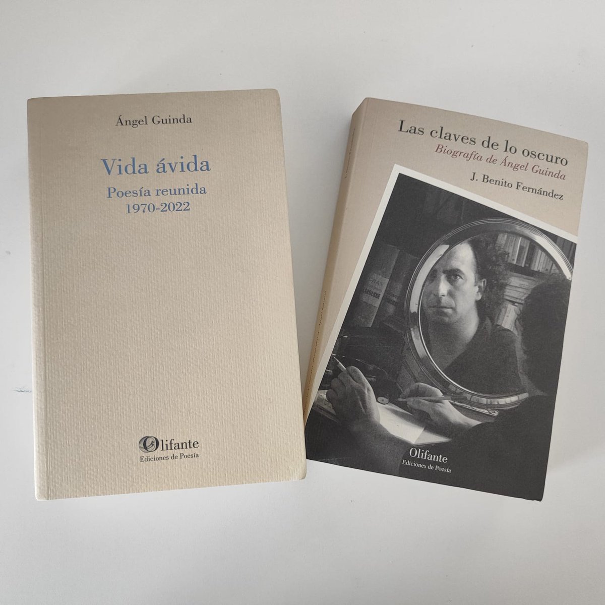 Recién llegadas a la Fundación las dos últimas publicaciones de <a href="/PoesiaUtil/">Olifante ediciones de poesía</a> , muy recomendables.  ¡Gracias! Ampliando conocimientos sobre #ÁngelGuinda.