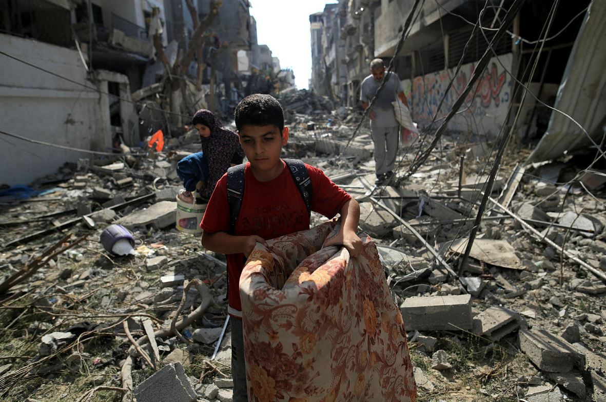 KLP tar et viktig grep ved å ekskludere Oshkosh og Thyssenkrupp etter funn om våpen- og utstyrsleveranser til det israelske militæret. Nå er det på tide at Oljefondet gjør det samme og trekker ut investeringer i selskaper som medvirker til angrep på sivilbefolkningen i Gaza!