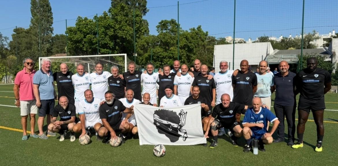 ASBastia92's tweet image. ⚫Ce week-end, l’ASB92 était à Marseille pour un déplacement fort en émotion et en fraternité.
🕊️Visite de l’espace mémoriel “5 mai 1992” au cœur du Vélodrome, financé en partie par l’ASB92, grâce au soutien de la Fondation Treizième Homme – un immense merci à Hector Emtaz 🙏