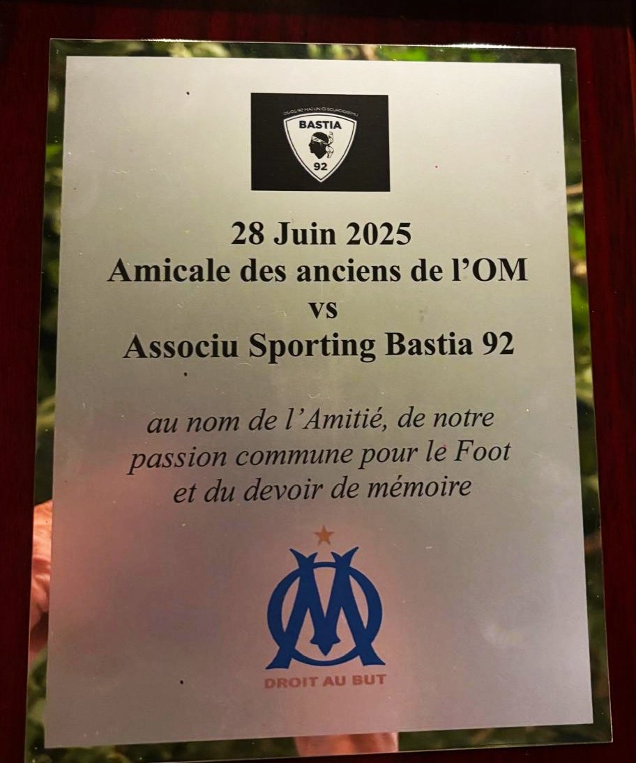 ASBastia92's tweet image. ⚫Ce week-end, l’ASB92 était à Marseille pour un déplacement fort en émotion et en fraternité.
🕊️Visite de l’espace mémoriel “5 mai 1992” au cœur du Vélodrome, financé en partie par l’ASB92, grâce au soutien de la Fondation Treizième Homme – un immense merci à Hector Emtaz 🙏
