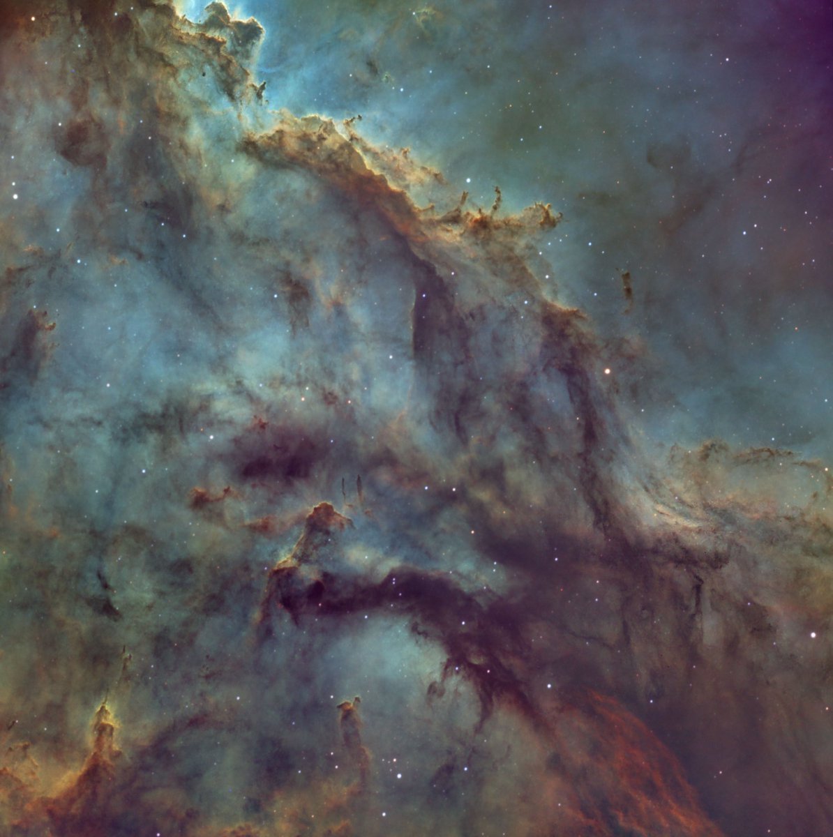 LisaBromfield's tweet image. I’ve been a bit quiet lately…but for a good reason!
I’ve been working on my biggest project yet: a 65-hour 4-panel SHO mosaic of the NGC 6188 aka Fighting Dragons of Ara 🐉
#astrophotography #nebula #tasmania #spacephoto
