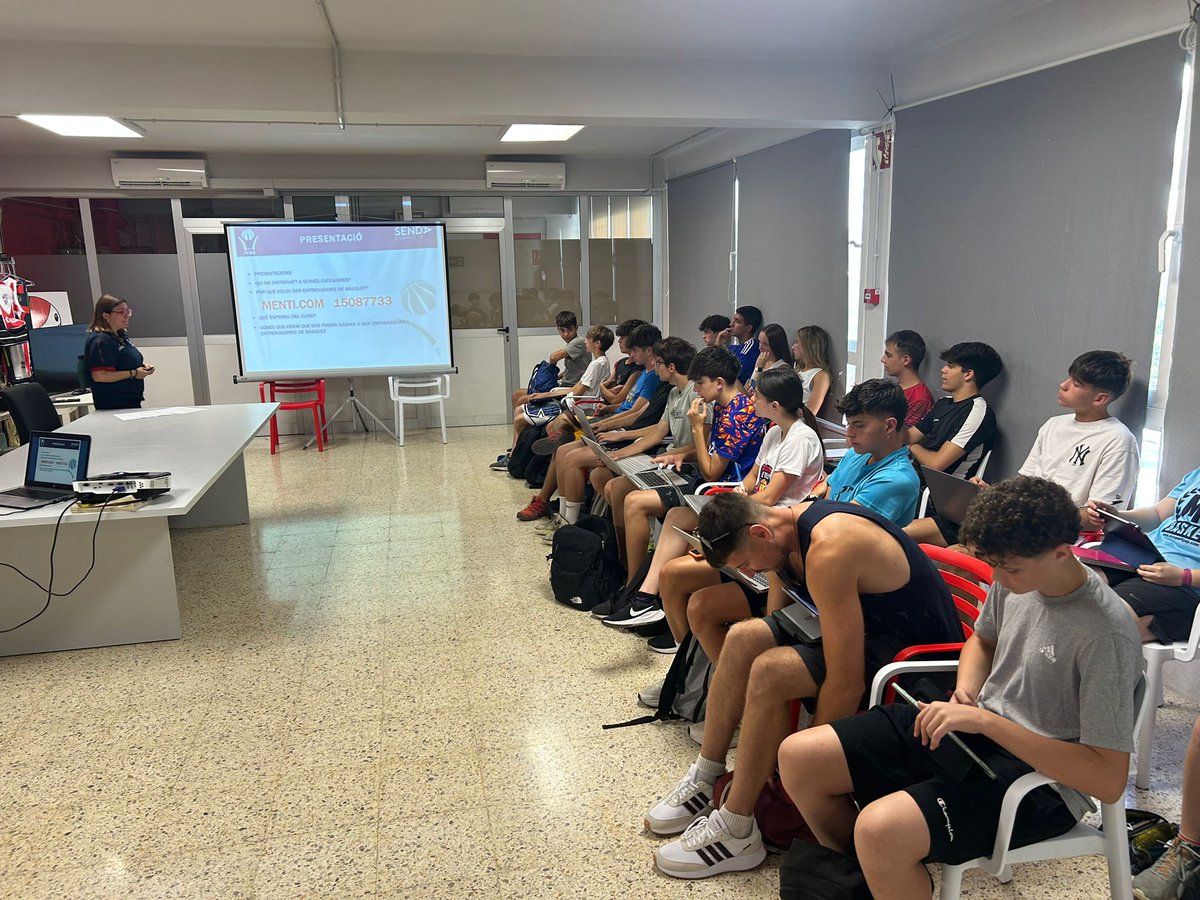FCBQtècnic (@fcbqtecnic) on Twitter photo FORMACIÓ I 🏀 Tanquem la primera setmana de Cursos d’Entrenador/a de Bàsquet Base Estiu 2025 i ja posem en marxa la segona. El nostre agraïment a Artés, Vilafranca, Molins de Rei, Blanes, Olot, Girona i Barcelona. Seguim! <a href="/RTGirona/">RT Girona FCBQ</a> <a href="/FCBQ_CatCentral/">FCBQ_CatCentral</a> <a href="/RTTarragona/">RT Tarragona FCBQ</a> <a href="/RTLleidaFCBQ/">RT Lleida FCBQ</a> FORMACIÓ I 🏀 Tanquem la primera setmana de Cursos d’Entrenador/a de Bàsquet Base Estiu 2025 i ja posem en marxa la segona. El nostre agraïment a Artés, Vilafranca, Molins de Rei, Blanes, Olot, Girona i Barcelona. Seguim! <a href="/RTGirona/">RT Girona FCBQ</a> <a href="/FCBQ_CatCentral/">FCBQ_CatCentral</a> <a href="/RTTarragona/">RT Tarragona FCBQ</a> <a href="/RTLleidaFCBQ/">RT Lleida FCBQ</a>