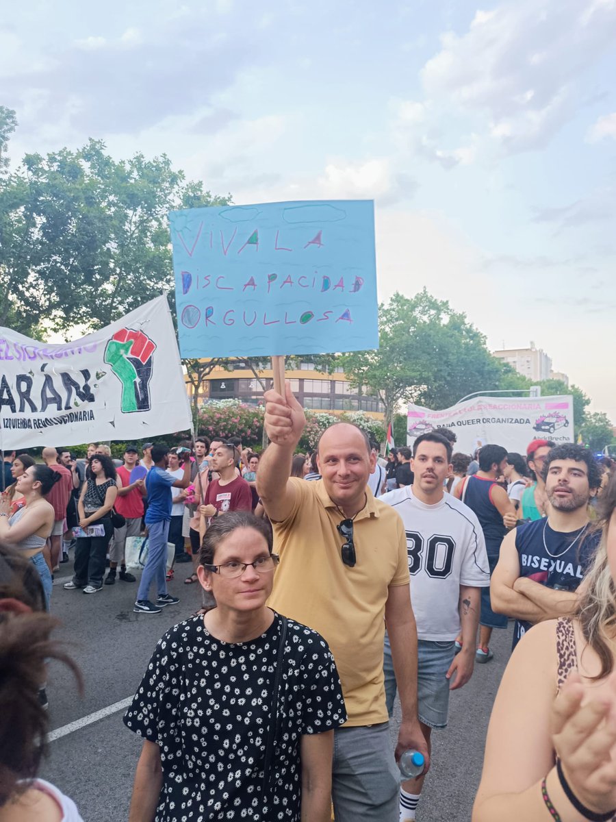 📢 Este fin de semana hemos celebrado la diversidad en la manifestación con motivo del Día del Orgullo LGTBIQ+. 

🏳️‍🌈 Nos hemos sumado a la marcha del Orgullo Crítico con nuestro grupo Diversas y Sexuales para reivindicar los derechos de las personas con discapacidad intelectual o