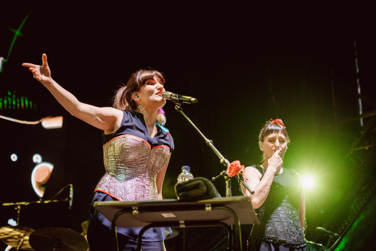 "El público ha vuelto a responder de una forma extraordinaria". <a href="/polifoniksound/">PolifoniK Sound</a> hace balance: 10.000 personas han disfrutado de las actividades del festival, desde los conciertos en el recinto ferial hasta la fiesta de bienvenida y el Paseo del Coso: arainfo.org/tag/polifonik-…