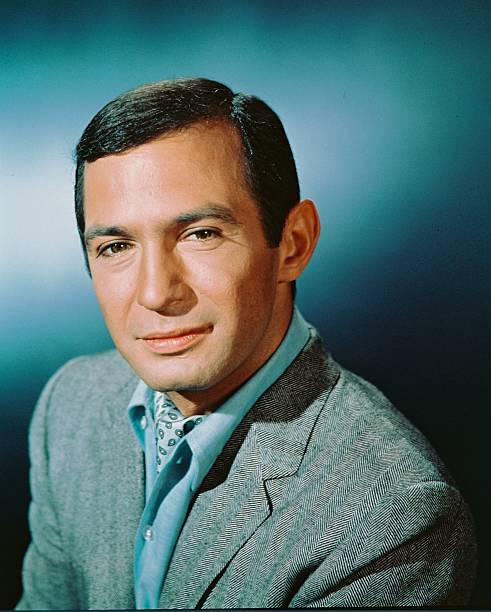 RodneyMarshall1's tweet photo. Run for Your Life. Interesting - if largely forgotten - 60s series starring Ben Gazzara as a man who discovers that he is on borrowed time and travels the world in search of adventure. Elements of Route 66 and Roy Huggins' previous creation The Fugitive. #ManontheMove https://t.co/VGNBMklngW