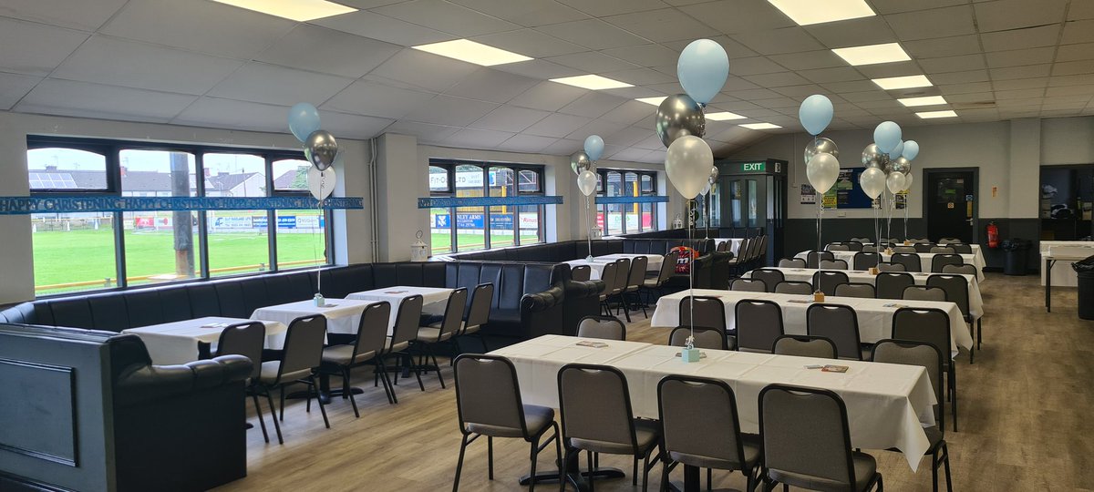 Sunday celebrations for the 2nd Christening of the weekend. Guests kept themselves hydrated with prosecco and guinness 🥂🍻