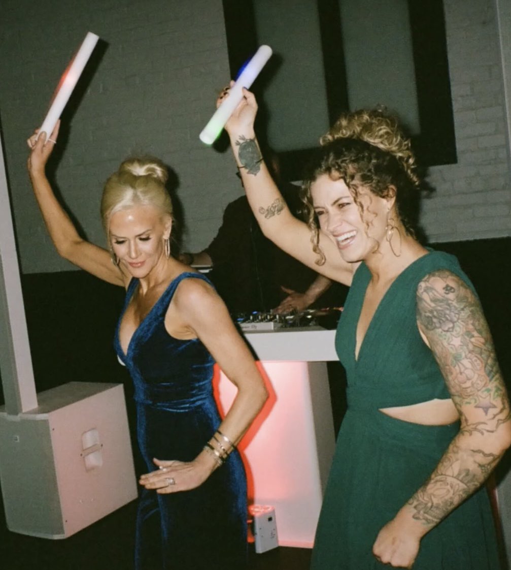 braincandypod's tweet image. 🚨 New episode alert! 🚨 This calls for a dance party if you ask us. #newepisode #braincandy #podcast #laughandlearn #danceparty #celebrate
