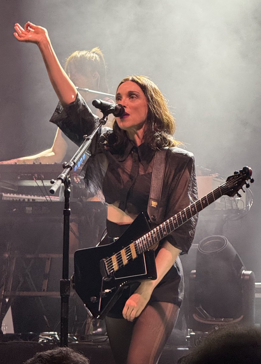 CranleyTowers's tweet photo. On the hottest night of the year, @st_vincent raising temperatures even higher @O2InstituteBham with a set that was on fire! 🔥 ❤️‍🔥 https://t.co/ukOjFIMhcc