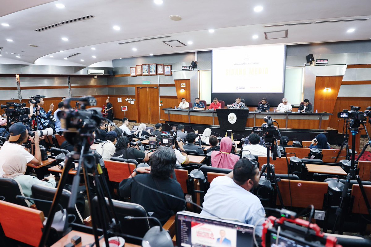 Petang ini laporan penuh siasatan kes letupan paip gas di Putra Heights telah dibentangkan kepada media dan tatapan umum. 

Esok, 1 Julai 2025 menandakan genap 3 bulan kejadian ini berlaku. Sejak kejadian ini berlaku, Kerajaan Negeri telah berikhtiar dan berusaha sedaya upaya