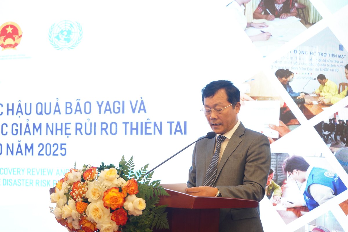 uninvietnam's tweet image. 🤝🇺🇳UN & intl. partners are proud to support 🇻🇳VN’s post-Yagi recovery through #DRRP.
Early warning, protection systems, local capacities & relevant policy frameworks are keys of future effective response.
👉More at: bit.ly/4lb09Ow
