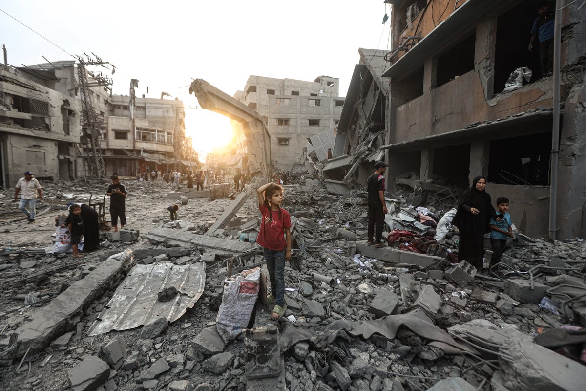 Israeli air attack completely destroys Gaza City’s Yafa School where forcibly displaced Palestinians were sheltering.

🔴 LIVE updates: aje.io/gbv4yh