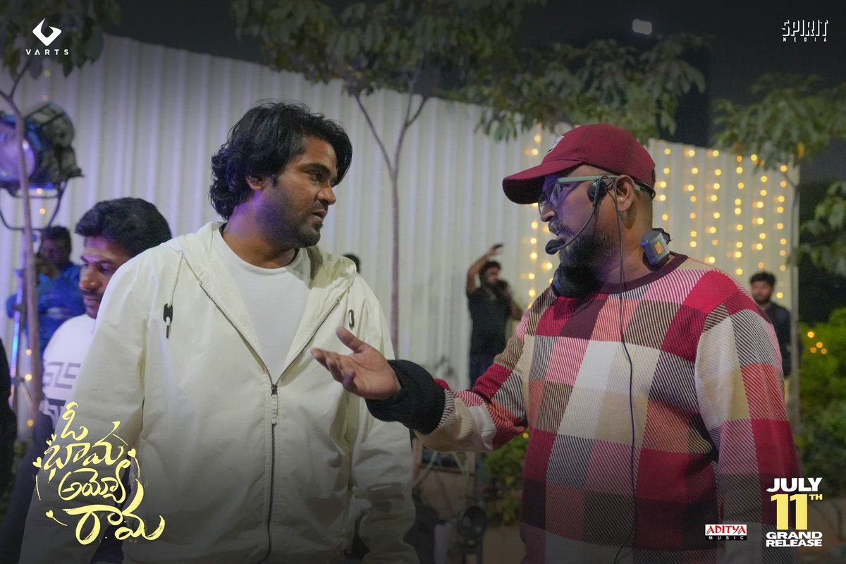 IamEluruSreenu's tweet photo. Plan, Compose & Dance to the Gully Step πΊ
Here are the stills that depict the brilliance in the making of #GullyStep πΈπ₯
β https://t.co/kELzKqxkVc
#OhBhamaAyyoRama In Theatres on JULY 11th β€οΈβπ₯
@ActorSuhas #MalavikaManoj @anitahasnandani @NenuMeeRamm @HarishNallaOffl @radhanmusic @LyricsShyam @maniDop @PradeepTallapu @brahmakadali @VArtsFilms @SpiritMediaIN @adityamusic