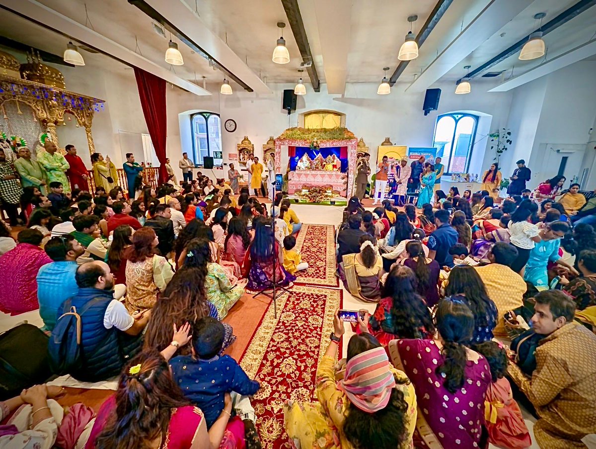 India In Scotland (@indiainscotland) on Twitter photo Consul participated in Shree Jagannath Ratha Yatra organised by Edinburgh Hindu Temple <a href="/EdinHinduMandir/">EdinburghHinduMandir</a> and Odisha Society of Scotland (OSS). The celebrations featured soulful Bhajans & Kirtans, the sacred Chera Pahara ritual, and the grand Rath Yatra — a beautiful expression of Consul participated in Shree Jagannath Ratha Yatra organised by Edinburgh Hindu Temple <a href="/EdinHinduMandir/">EdinburghHinduMandir</a> and Odisha Society of Scotland (OSS). The celebrations featured soulful Bhajans & Kirtans, the sacred Chera Pahara ritual, and the grand Rath Yatra — a beautiful expression of