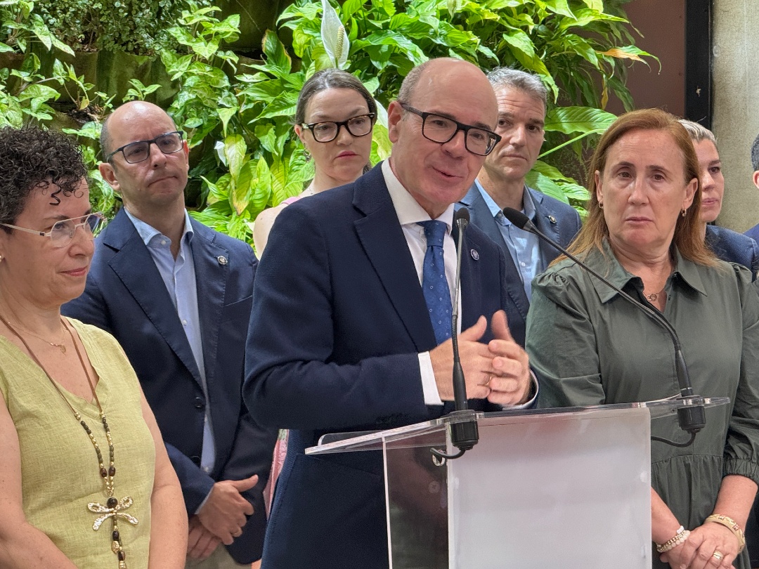 🔴 La #UGR manifiesta su desacuerdo ante los informes desfavorables de la <a href="/ACCUAndalucia/">ACCUA #Andalucía</a> para algunas titulaciones estratégicas en #Granada y #Melilla

ℹ️ Lee el Comunicado completo: canal.ugr.es/noticia/desacu…