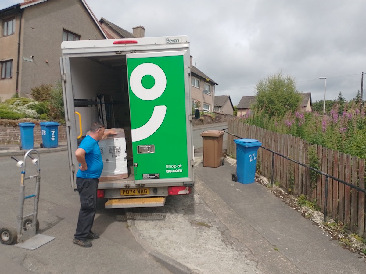 <a href="/ao/">AO</a> Can you have a word with the driver of your van reg PO74 WKG? Delivery to Foulford Street, Cowdenbeath today parked illegally and obstructing footway. Suitable parking immediately in front of where van is parked (see second picture). Also suitable parking round the corner.