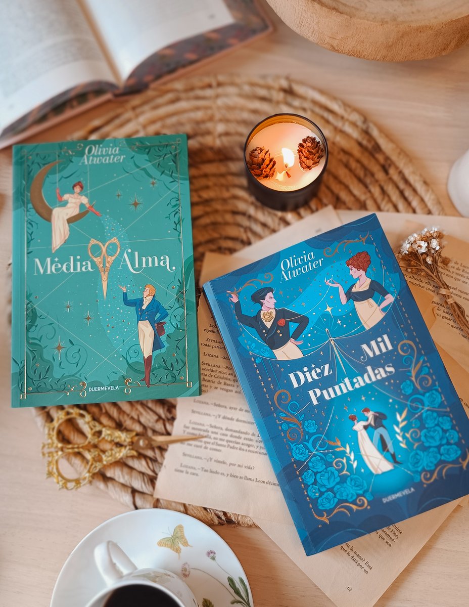 DuermevelaEd's tweet image. ✨YA EN LIBRERÍAS ✨«Diez mil puntadas» de Olivia Atwater

🧵Descubre este retelling de Cenicienta con un romance a fuego lento, bailes, tacitas, hadas ¡Y muchos criados enfadados!

duermevelaediciones.es/product/diez-m…