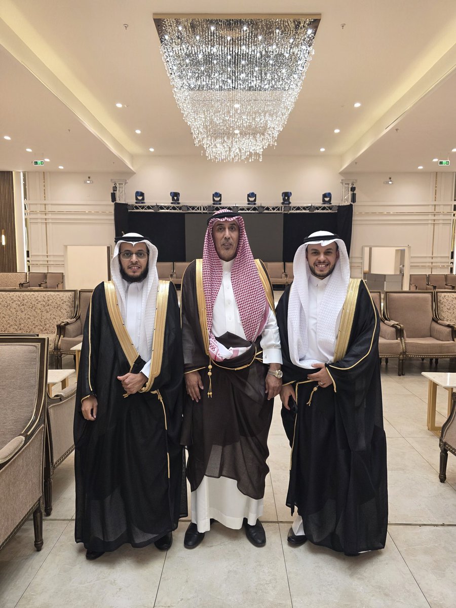 تشرفت ليلة البارح بحضور زواج ابناء العم الغالي/فهدمحمدالغفيلي (الاستاذ محمد والدكتور عبدالعزيز)بقاعة ليلة فرح بمدينة الطائف اسأل الله القدير لهم التوفيق وحياة زوجية سعيده ❤️