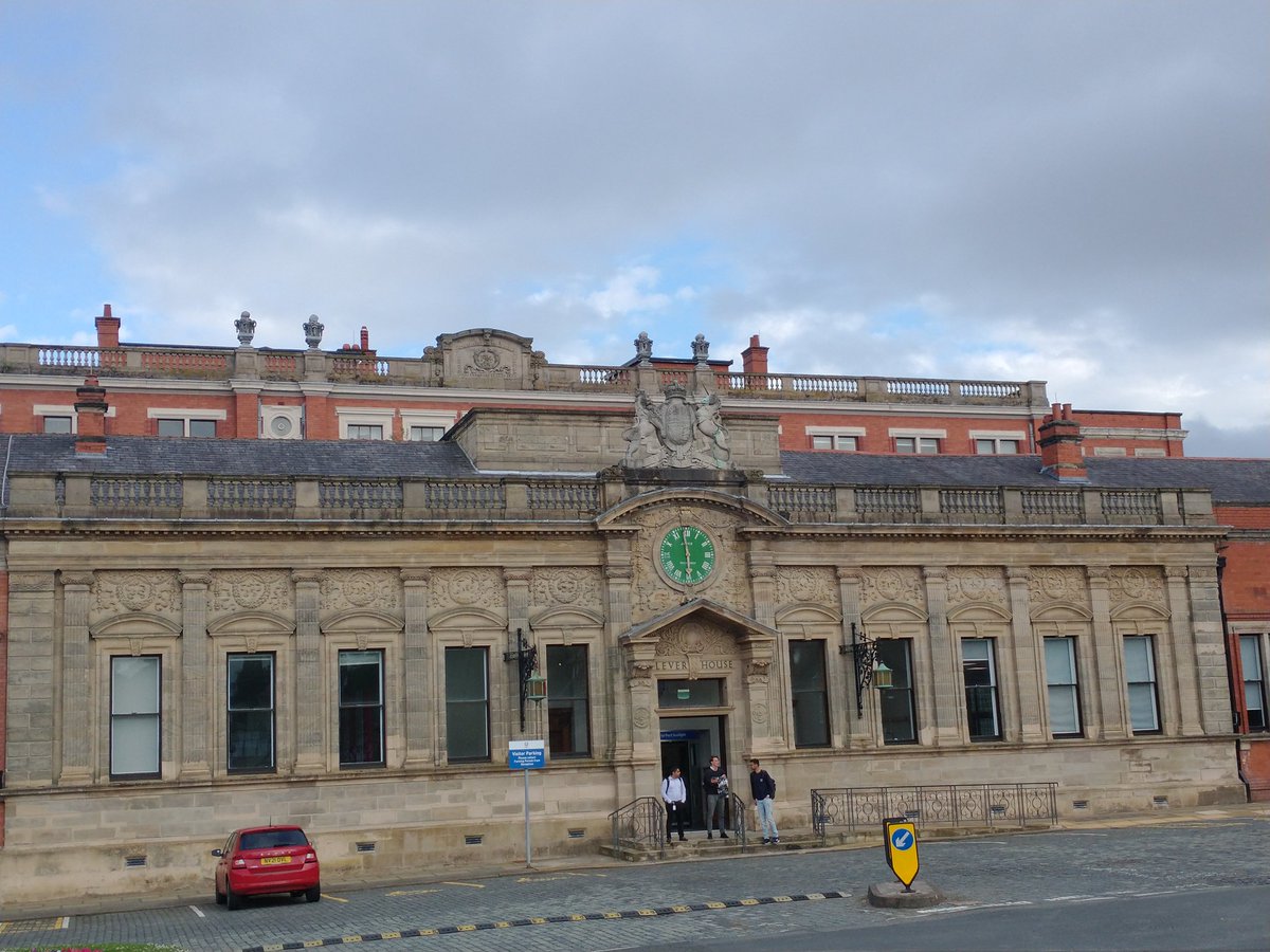 EllroyReader's tweet image. Port Sunlight is a one factory town, or in this case Village.
But rarely do you find a factory as beautiful as Lever House.