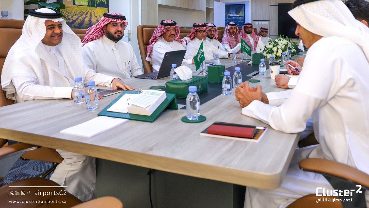 airportsC2's tweet photo. في إطار دعم تحقيق مستهدفات #رؤية_السعودية_2030، قام سعادة الرئيس التنفيذي لـ #تجمع_مطارات_الثاني وعدد من القيادات بزيارة المكتب الاستراتيجي لتطوير منطقة الجوف، لبحث فرص تطوير المنطقة، وفي مقدمتها مشروع استكمال تطوير #مطار_الجوف_الدولي، بما يسهم في تعزيز البنية التحتية ورفع كفاءة الخدمات الجوية.

#الجوف