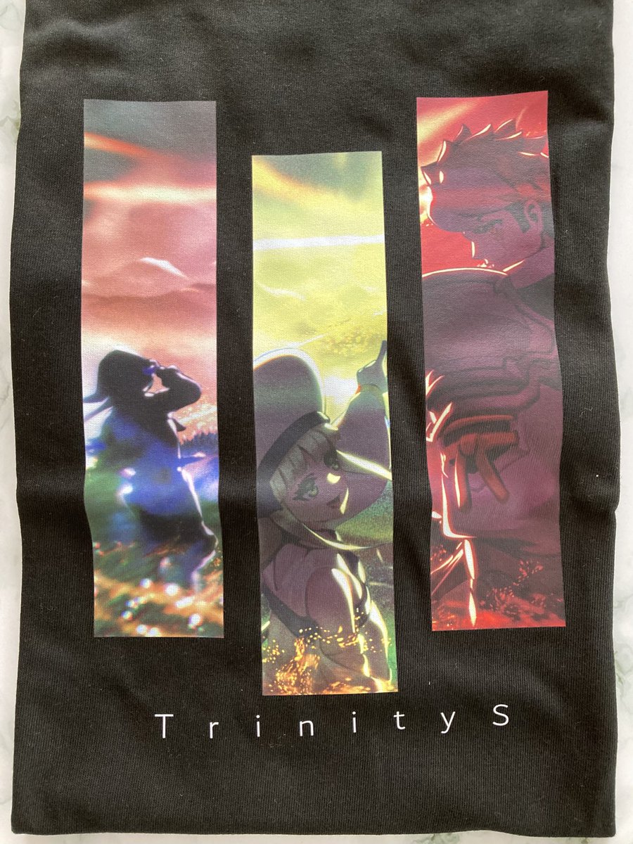 asuma1130's tweet image. プレゼントキャンペーンのTシャツ届きました！雰囲気めちゃいい…！ありがとうございます。
共に戦った2人の分のTシャツもいただいたので、ゲームイベントで会う際にお渡ししていきます〜うお〜🏃‍♂️💨
#TrinityS