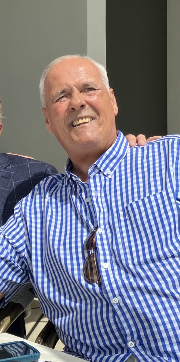 Sad to report the passing of racecourse workman Alan Bowles at the age of 66 He came to the racing game with Ronnie Newton, moved on and around with Jackie Cohen, John White and latterly with Dougie Goldstein and Benny Services as their main rep Known for his razor sharp banter.