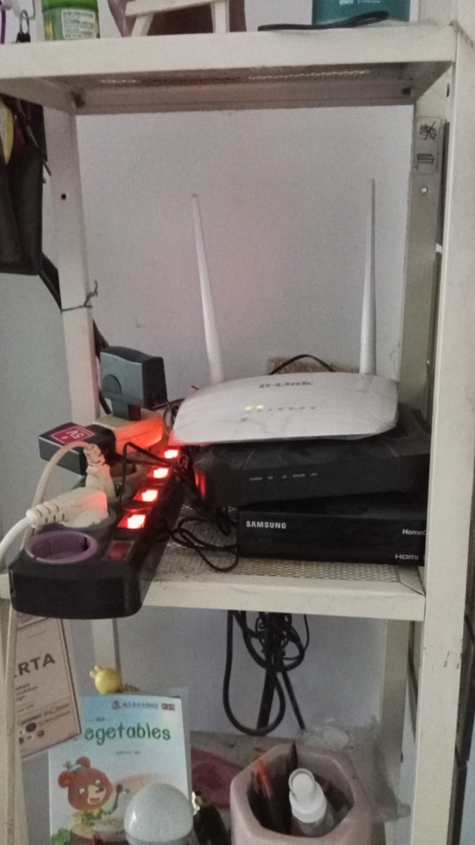 dwiheryonop's tweet photo. @FirstMediaCares Masih nih.. 
Saya gak usah langganan lagi aja kali ya? 
Sampe bosen kaya gini terus.. https://t.co/wy7ENG1GvD