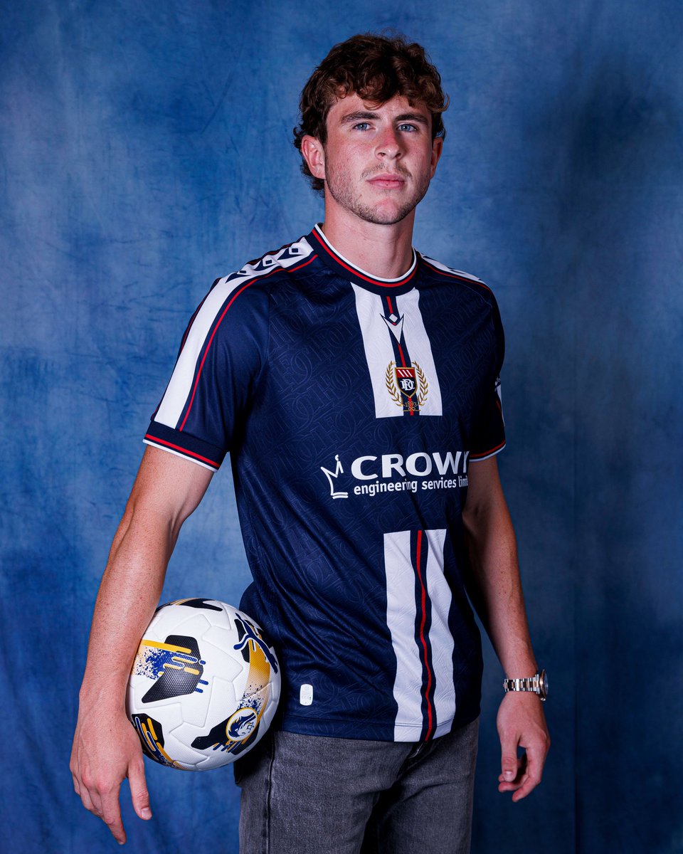 footballshirt's tweet image. Dundee FC have unveiled their new Home kit for the 2025/26 season, produced by Macron.

The shirt features a navy base with a central white stripe bordered by thin red and navy lines.

#DundeeFC #macronsports