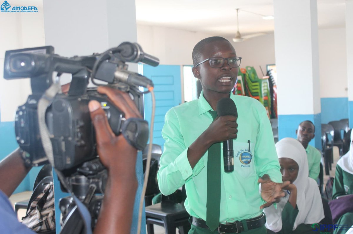 AmodefaOficial's tweet photo. O YAM e a Plataforma de Adolescentes e Jovens de Cabo Delgado, realizaram no dia 27 de Junho, uma palestra no Colégio Andalúcia, em Pemba, com o tema desistência escolar. O objectivo foi debater sobre as causas, consequências e formas de combater o abandono escolar. https://t.co/CRHGqlZfbq