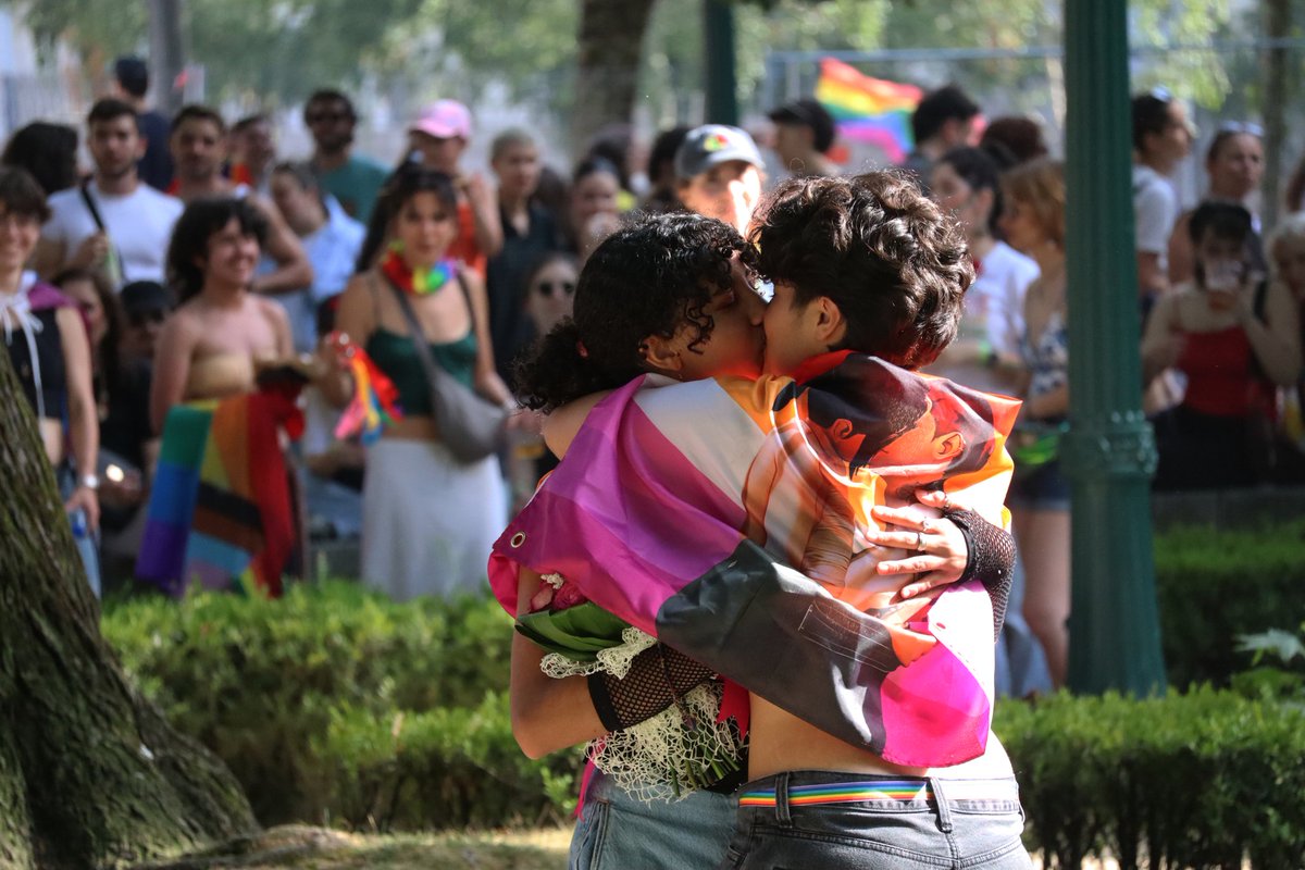 help me find them!!

caitvi proposal at pride in porto!
(they are the cutest)