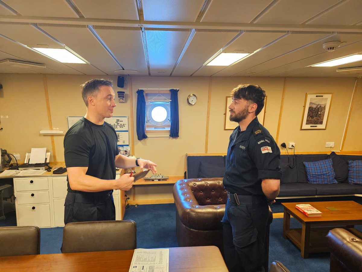 HMSDauntless's tweet image. Congratulations to ET Farley who has been selected for promotion to Leading Hand and to PO MA Newby on being selected for substantive POMA. 🎉
#aWEsome @COMUKCSG @RoyalNavy