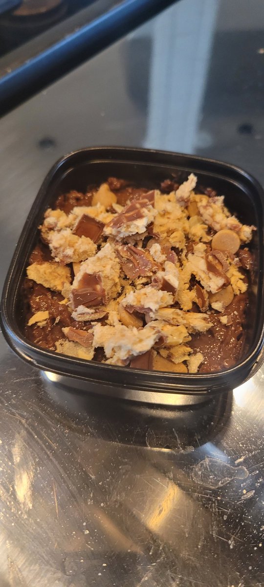 thiXXsniXX's tweet image. Nutty Buddy (Little Debbie) Chocolate Protein Pudding.
🤤