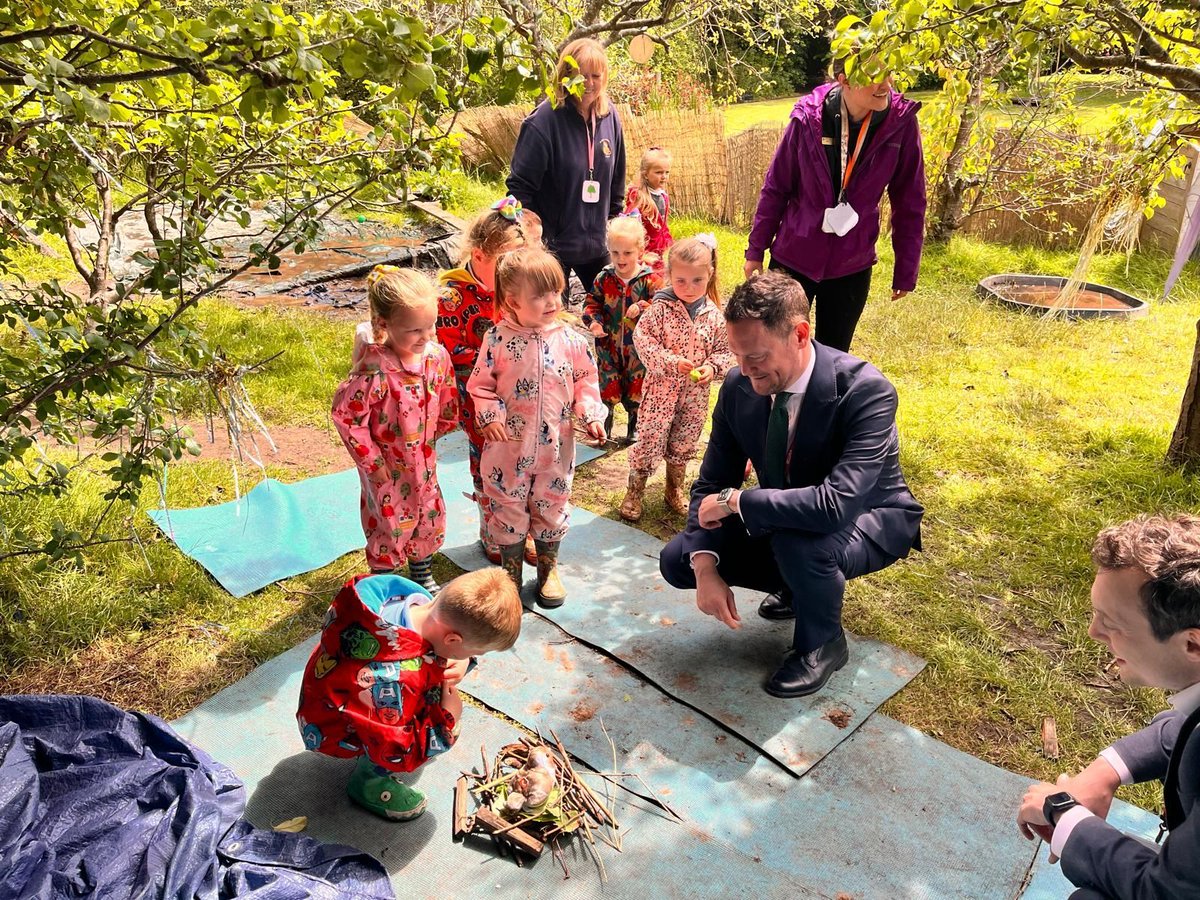 Matthew_Patrick's tweet image. I had a great time with Stephen Morgan, Minister for Early Education at Ganney’s Meadow School, where children and teachers are turning grey spaces into green spaces through the National Education Nature Park scheme.
The government is investing £3 million for the scheme, to help…