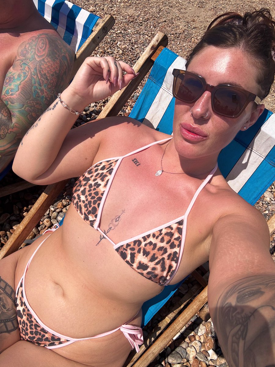 Sun, sea &amp; a sexy bikini 🔥