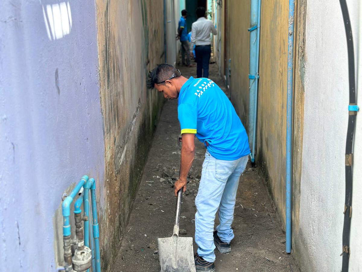 މާލޭގެ ހަނި ގޯޅިތަކުގައި ދިރިއުޅޭ މީހުންނަށް ދިމާވާ  ދަތިތައް މައްސަަލަތައް ހައްލުކުރުމަށް ކައުންސިލުން ކުރަމުންދާ މަސައްކަތުގެ ތެރެއިން ޒަމާނީގޯޅި ތަރައްްޤީކުރުމުގެ މަސައްކަތް ކުރިއަށްދަނީ 
#HiyfaseyhaMagumathi #RoadRepair