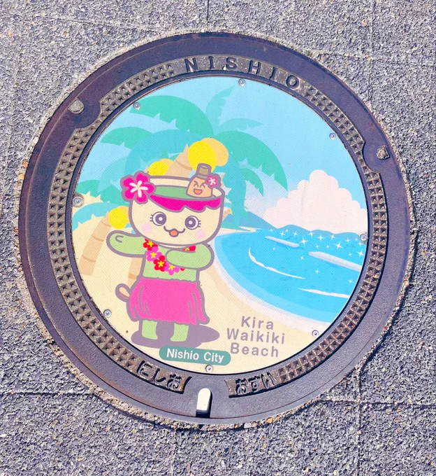 西尾観光〜!!!! 西尾駅から西尾城へ行く通りに 抹茶キャラ"まーちゃ"と西尾城のマンホールもあっったんです!!! おすすめなんです