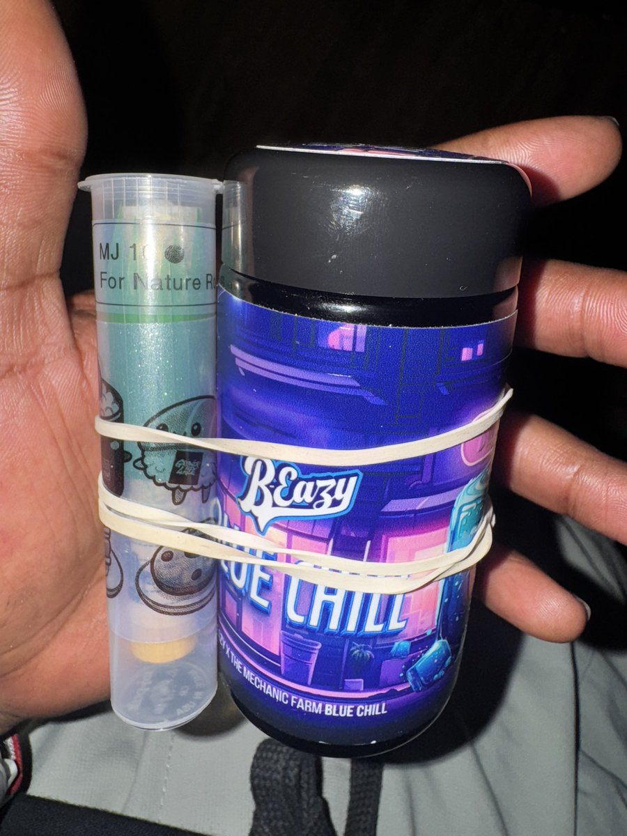 NatureRollz's tweet image. Kazu MJ10 roll 🤫😮💨 & @B_Eazyllc Blue Chill courtesy the gang. Can’t wait to bring this to MA!