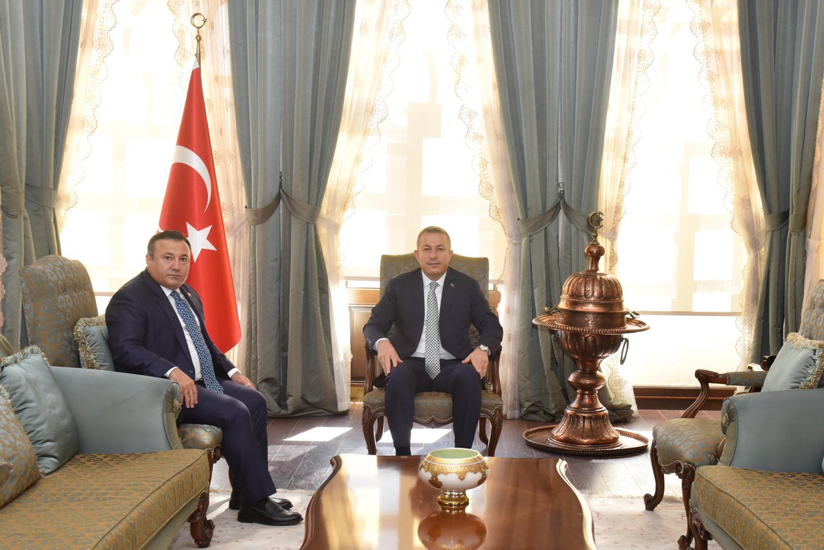 Valimiz Sayın Tahir Şahin Cumhurbaşkanımız Sayın Recep Tayyip Erdoğan’ın imzasıyla Resmi Gazete’ de yayımlanan kararname ile ilimize Vali Yardımcısı olarak atanan Sayın Yusuf Durani Dinç’ i kabul etti.

Sayın Dinç’ e yeni görevlerinde başarılar dileriz.

#Kilis