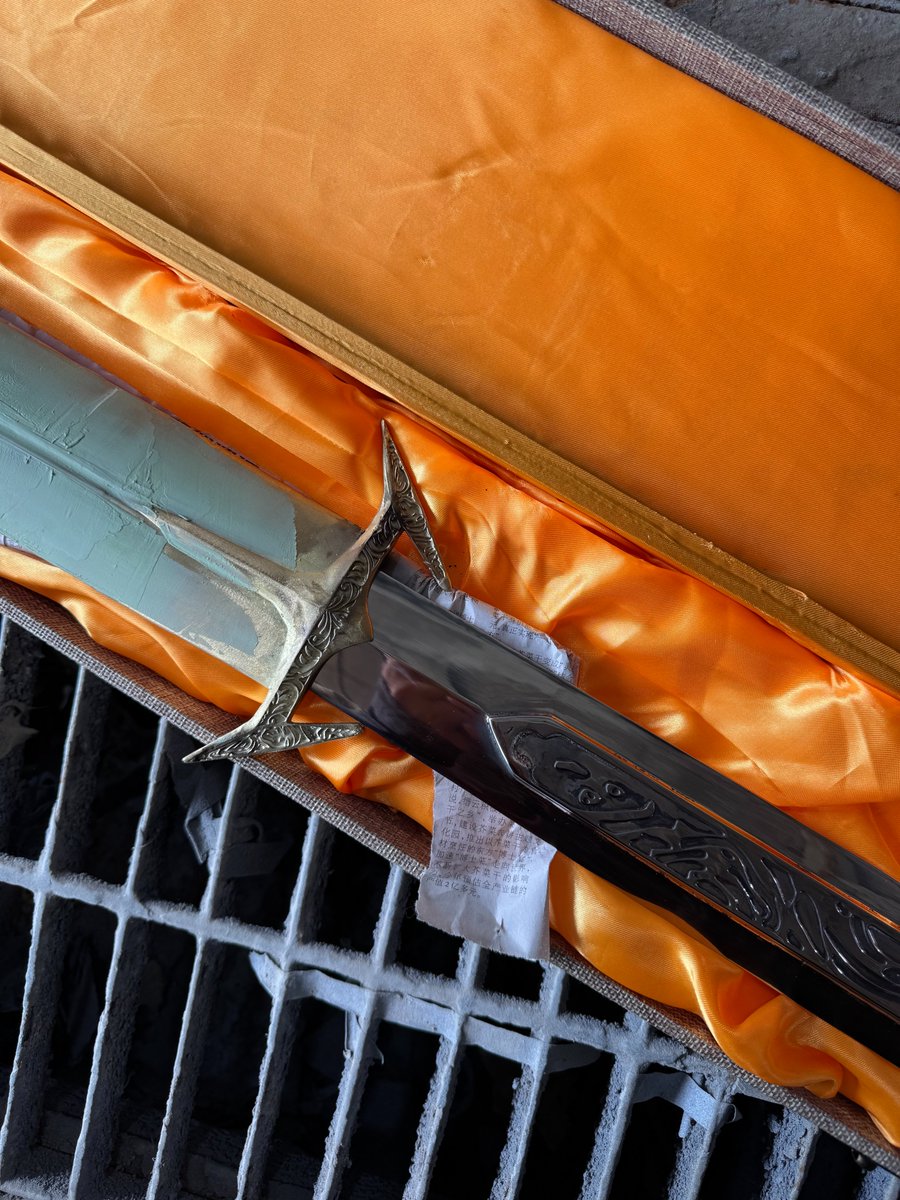 KojimaBlades's tweet photo. WIP - Sword of Justice from BG3 https://t.co/1HVkX0eSZ6