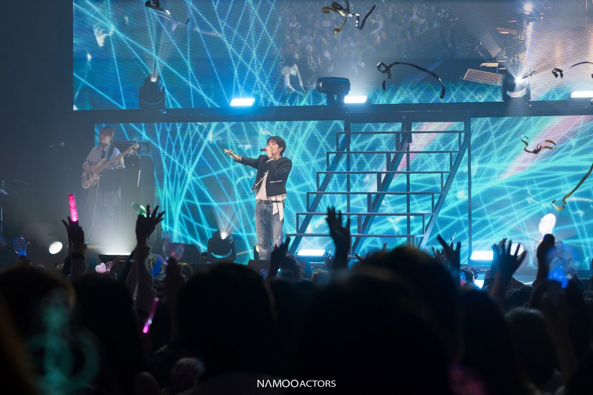 NAMOOACTORS2004's tweet photo. [#NEWS] 이준기, 일본 팬미팅 성료…노래·댄스·토크로 꽉 채운 210분
▶ https://t.co/7ih5fzrkir

#이준기 #SPLENDORFAMILYDAY #LUCKYDRAW #LEEJOONGI https://t.co/jV8hayMCet