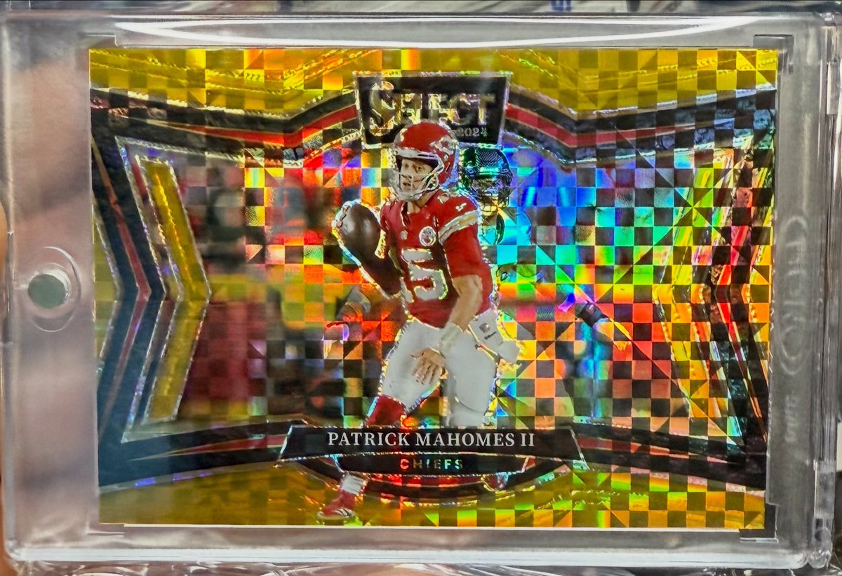 Patrick Mahomes Gold Field Level 10/10