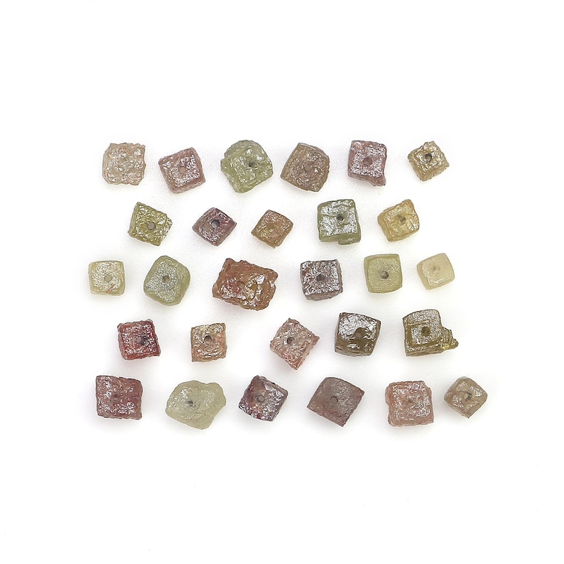 NarshihaJewels's tweet image. Natural  Loose Rough Cube Diamond Mix Color Bead Cut Diamond 2.00 to 4.00 MM  1.00 Ct Lot Uncut Drilled Bead Rough Irregular Cut Diamond GN216

ETSY : etsy.com/listing/432398…

#RoughCubeDiamond #MixColorDiamond #BeadCutDiamond #LooseDiamond #NaturalDiamond #UncutDiamond #Diamond