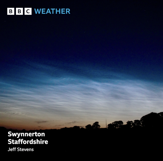SimonOKing's tweet image. Extremely rare - and the highest clouds (above 40 miles in the mesosphere) - were spotted in the UK last night.
Noctilucent, also known as 'night-shining' clouds are only seen in the summer where the sun illuminates ice crystals in the cloud.
Stunning... 😍