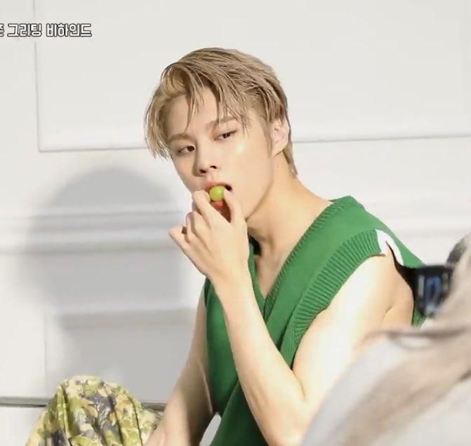 깡 tweet media