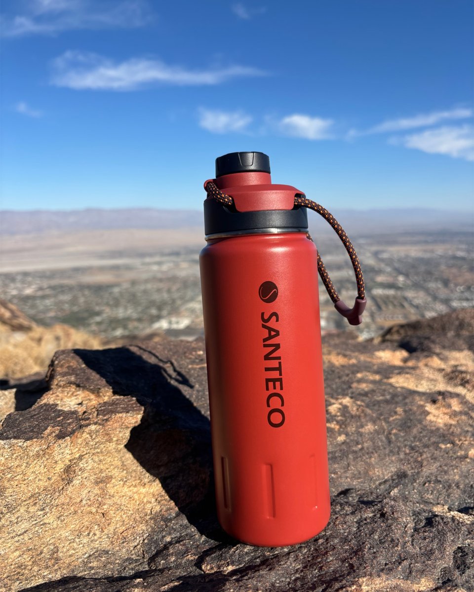 santecobrand's tweet photo. Hiking is better with cool drinks and even cooler company. #colorado #hikinggirl #SummerVibes #hydration #iceddrink #Hike #adventures https://t.co/fkl2TVoTmz