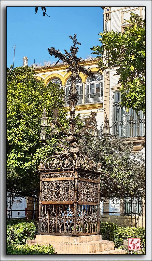 Cruz de la Cerrajería en el barrio de Santa Cruz.