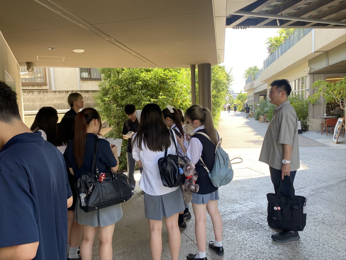 kokusai_hs's tweet image. 2025.06.25
2学年「地域研究」第3弾!!in下北沢
・いつから古着の街になったの?
・カレー屋が多いのはなぜ?
・再開発はどのように進んでいる?
街歩きをして地元の商店街の方にも話を聞きながら調査しました!
現地調査にご協力いただいた商店街振興組合の皆様、ありがとうございました。
